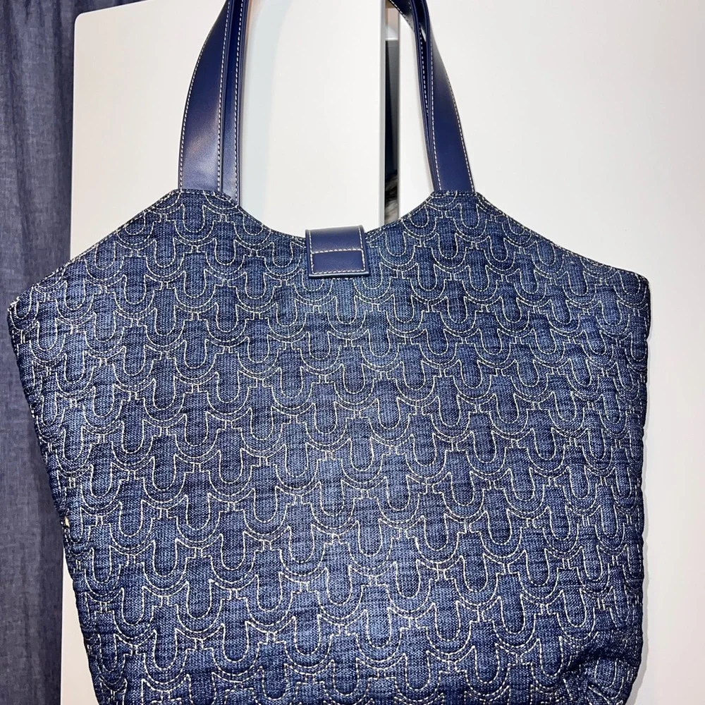 FREE GIFT WITH PURCHASE True Religion Blue Patterned Shoulder Bag
